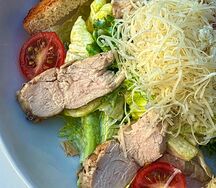 Салат Цезарь с курицей 