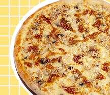 Пицца Жюльен с куриной грудкой и карамелизированным луком