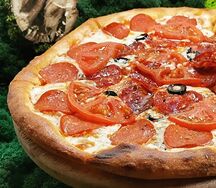 Салями, маслины, томаты