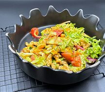 Теплый салат из индейки с белой фасолью
