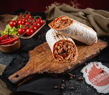 С красным соусом и курицей мини