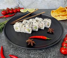 Ролл Калифорния в кунжуте