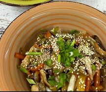 Азиатская лапша с морепродуктами