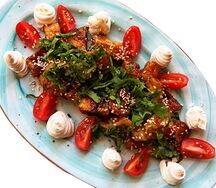 Салат с хрустящими баклажанами