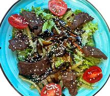 Теплый салат с говядиной