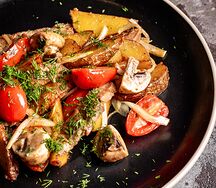 Жареха со свининой и овощами