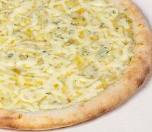 4 сыра на тонком тесте 