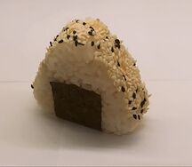 Онигири с крабом