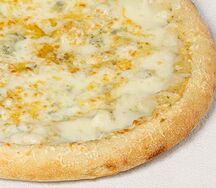 4 сыра на пышном тесте