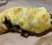 Мясо под грибами