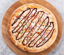 Пицца куриная с соусом барбекю