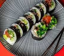 Ким Паб с лососем