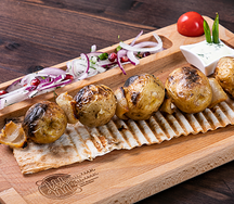 Картофель на мангале с салом