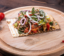 Теплый салат из печеных овощей