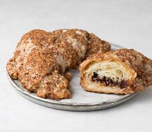 Круассан Королевский с темным шоколадом