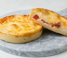 Киш с томатом и моцареллой