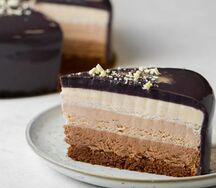 Торт Три шоколада порция