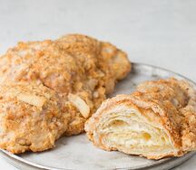 Круассан королевский с карамелью