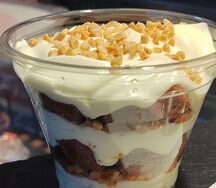 Трайфл Сникерс