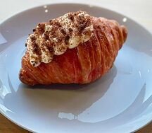 Круассан Красный бархат