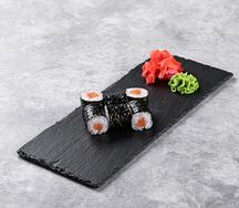 Ролл с лососем