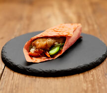 Шаурма в томатном лаваше большая