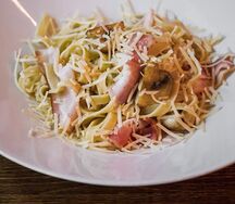 Паста с беконом и грибами