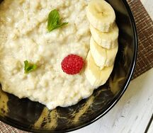 Каша молочная овсяная с фруктами