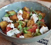 Салат с баклажанами и мягким сыром