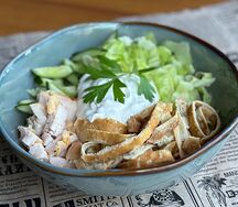 Салат Милан с курицей и яичным блинчиком