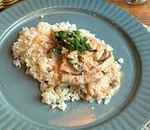 Свинина в сливочном соусе с рисом