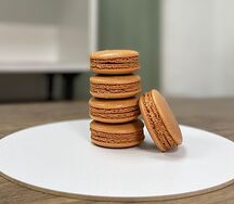 Макарон карамельный