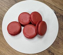 Макарон вишневый