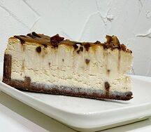 Чизкейк карамельно-ореховый