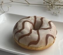 Донат Соленая карамель 