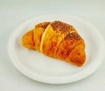 Круассан с шоколадом