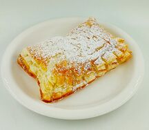 Слойка с яблоком и смородиной