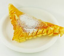 Слойка с творогом и вишней