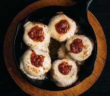 Запеченные грибы с сулугуни
