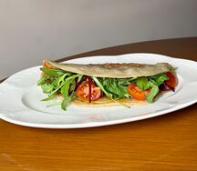 Лепешка роти с говяжьим ребром