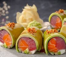 No Rice Roll тунец, морская форель, авокадо, соус Унаги
