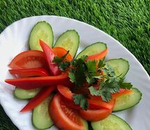 Ассорти из свежих овощей