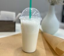 Молочный коктейль клубничный