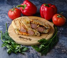 Хот-дог с двумя сосисками