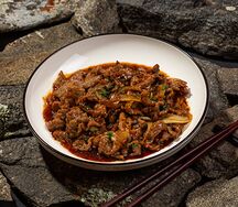 Говядина с кинзой и луком