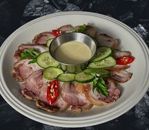 Рулет из cвинoй рульки