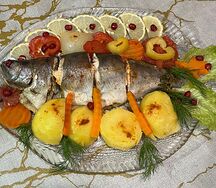 Форель отварная с картошкой 