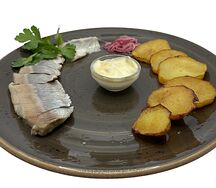 Сельдь атлантическая с картофелем
