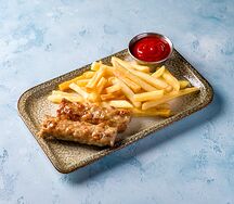 Люляшки из курицы с картофелем фри 
