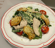 Салат Цезарь с курицей
